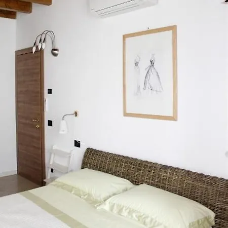 לינה וארוחת בוקר La Filanda 4*